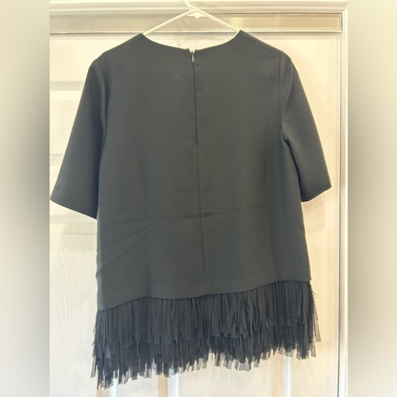Black top with fringe - Picture 2 of 3